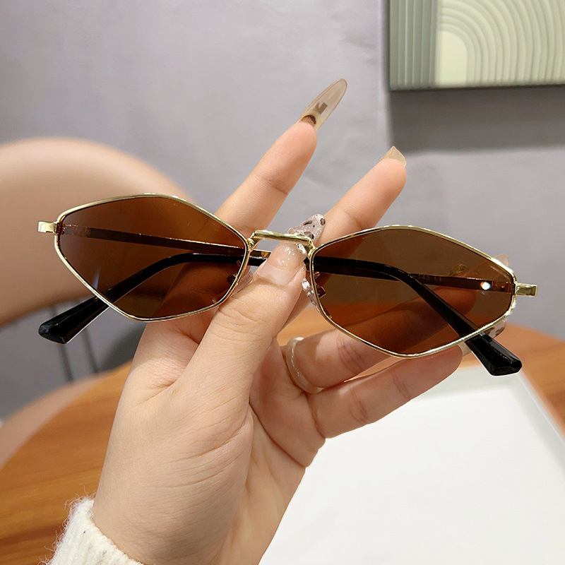 Trendy Polygonal Small Sunglas - Vintage Fashion Glasses recension och pris