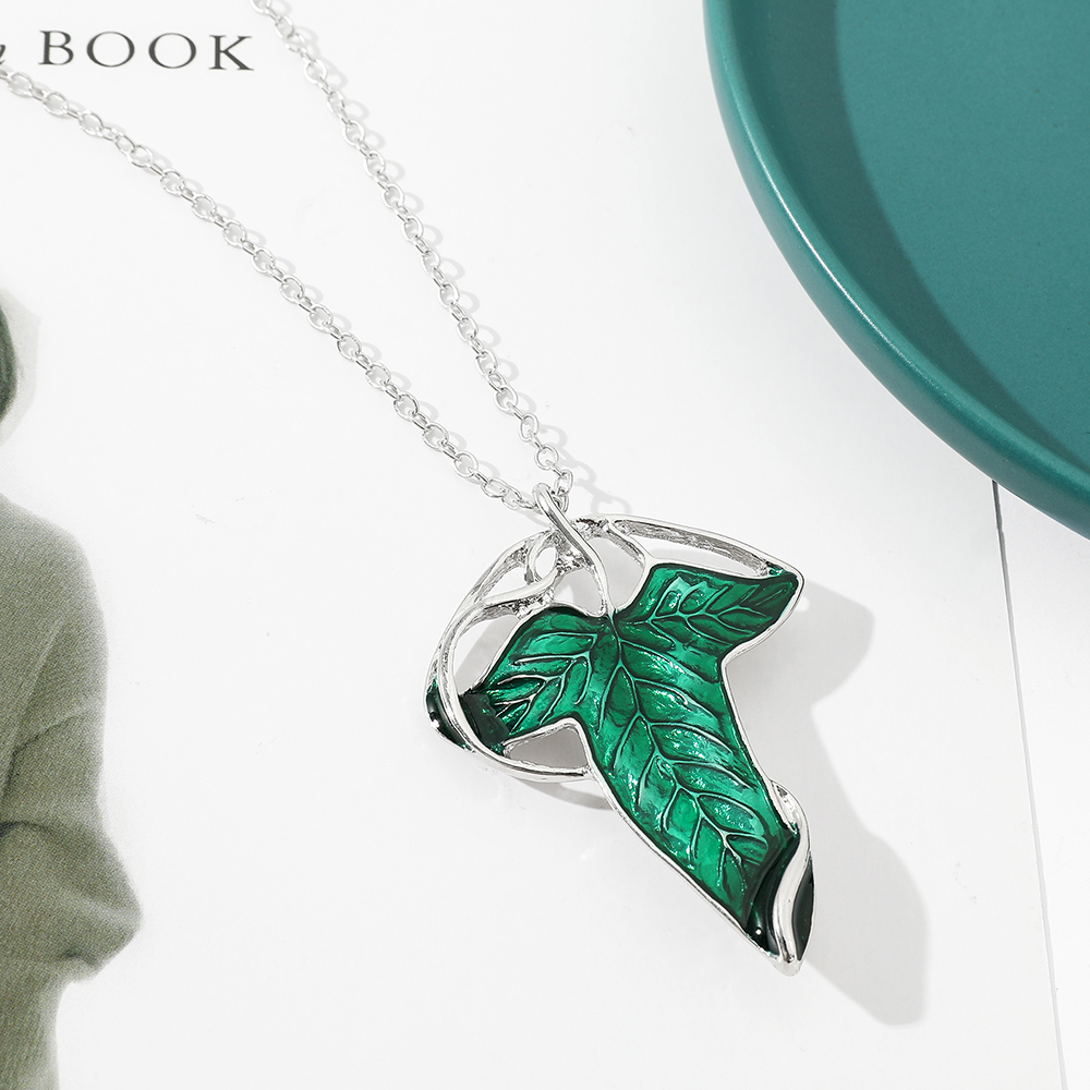 Vintage Green Leaf Pendant Nec - Vintage Fashion Enthusiasts recension och pris