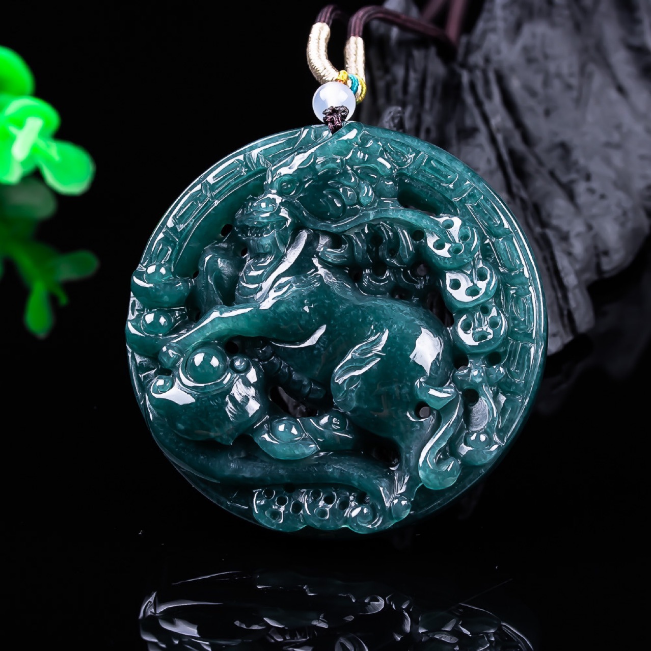Burmese Jadeite Dragon Pendant - Usa Vintage Fashion recension och pris