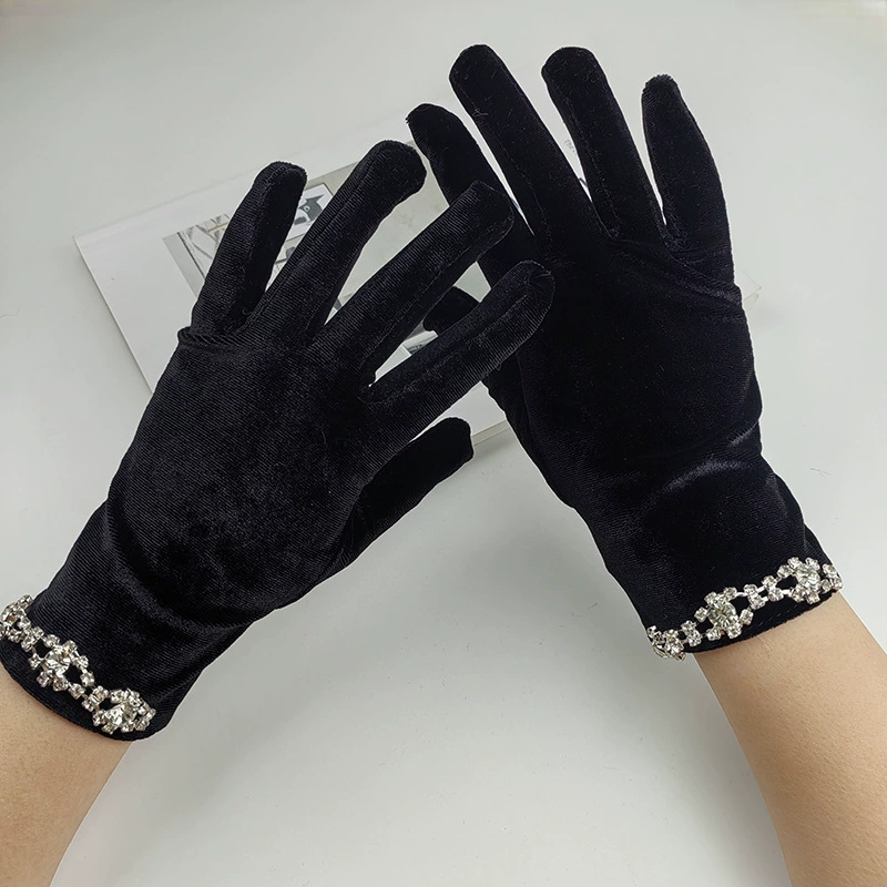 Women Elegant Diamonds Beaded  - Vintage Fashion Photographers recension och pris
