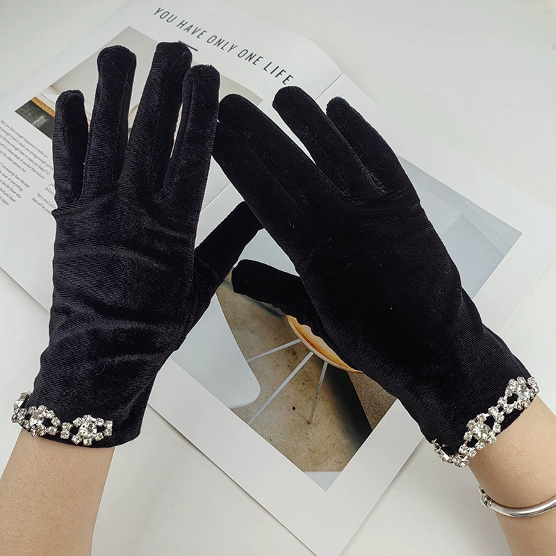Women Elegant Diamonds Beaded  - Vintage Fashion Photographers recension och pris