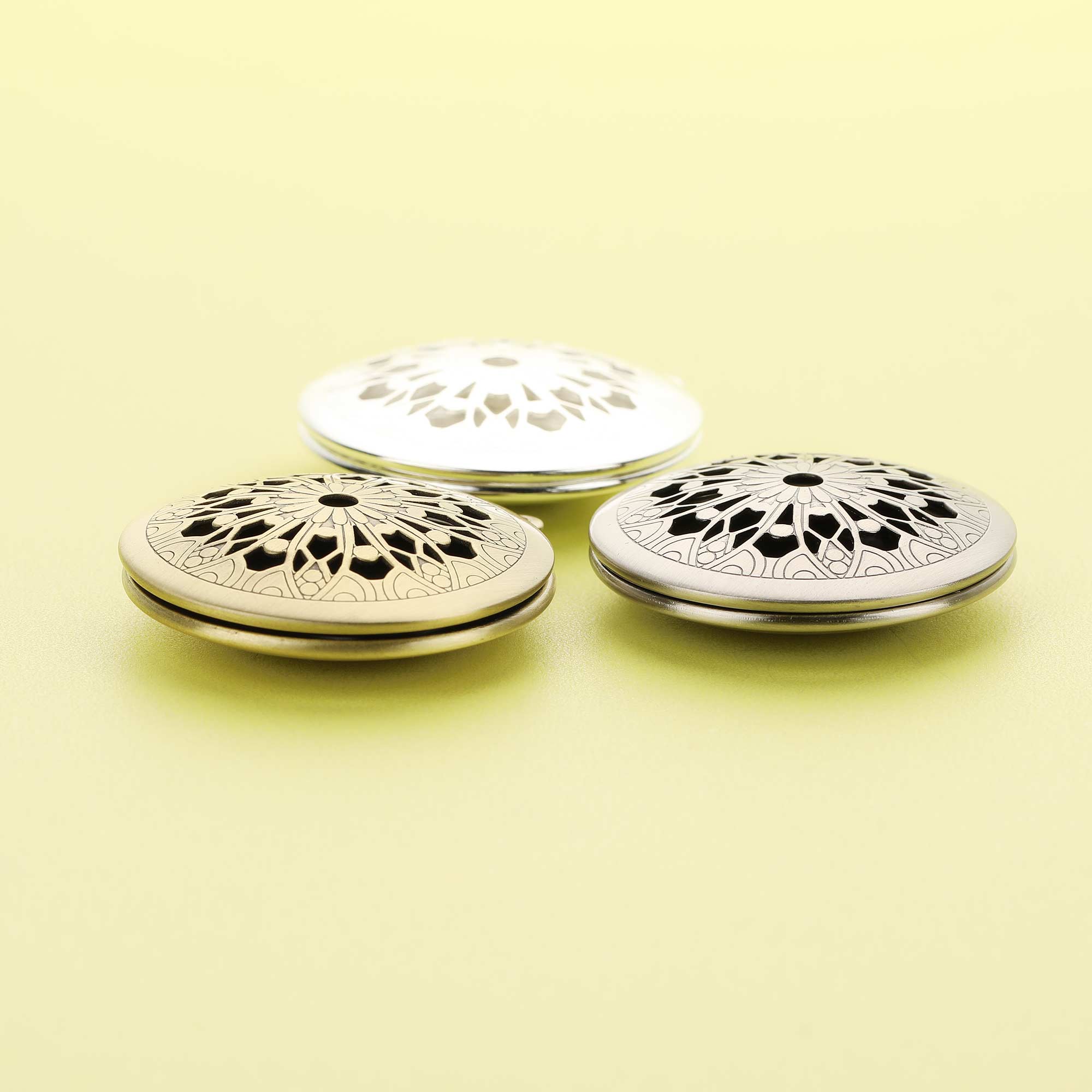 5Pcs 31MM Round Filigree Photo - Vintage Fashion Icons recension och pris