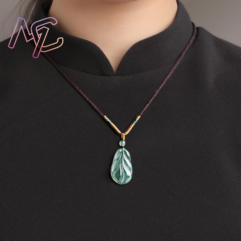 Myanmar Jadeite Leaf Pendant G - Usa Vintage Fashion recension och pris