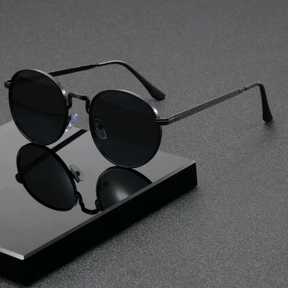 Fashion Classic Round Sunglass - Vintage Fashion Glasses recension och pris