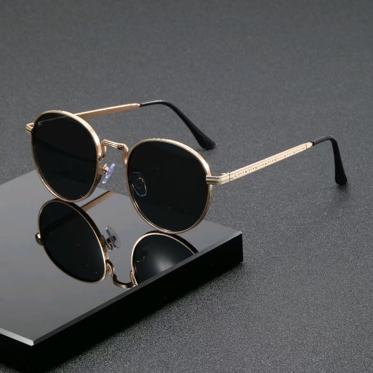 Fashion Classic Round Sunglass - Vintage Fashion Glasses recension och pris